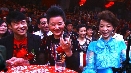 宋祖英變魔術(shù) 趙本山小沈陽攜手董卿當(dāng)托